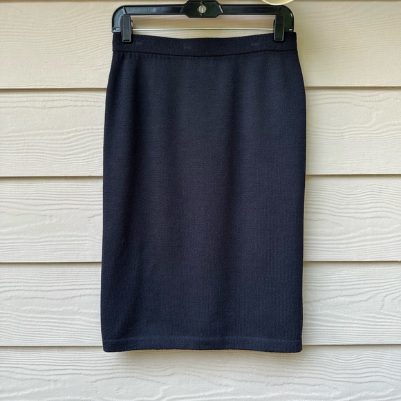 St. John black suit with blazer size 4 and skirt size 6 - Picture 9 of 14